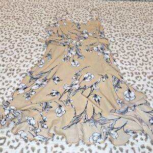 Essue‎ Ruffled Women's Belted Spaghetti Strap Floral Sundress; Tan; Size S